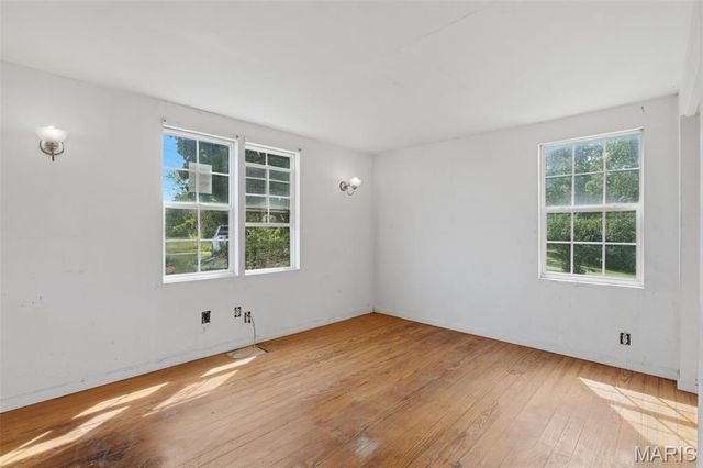 1533 Hilltop Lane, St Louis, MO 63138