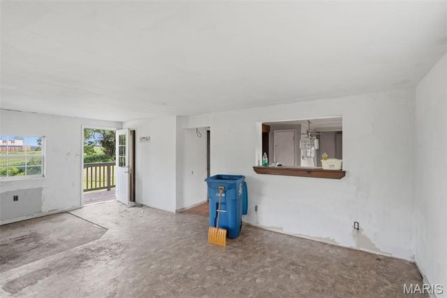 1533 Hilltop Lane, St Louis, MO 63138