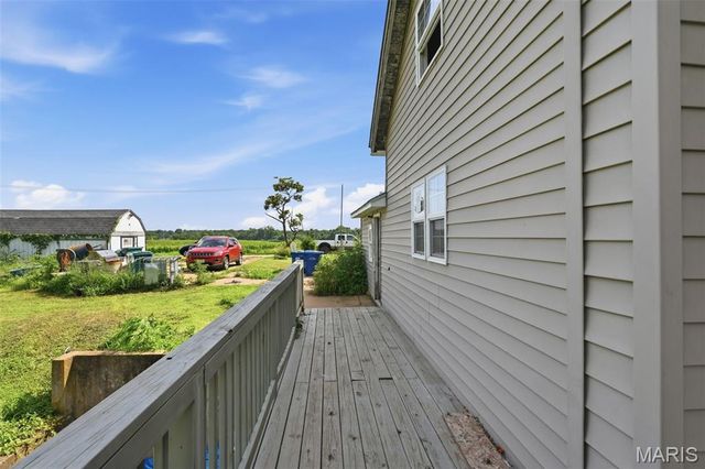 1533 Hilltop Lane, St Louis, MO 63138