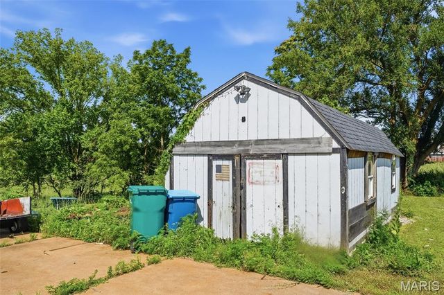 1533 Hilltop Lane, St Louis, MO 63138