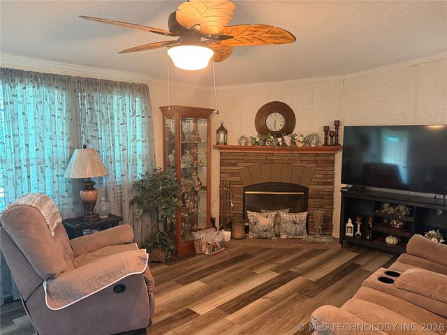 608 W Curtis, Calera, OK 74730