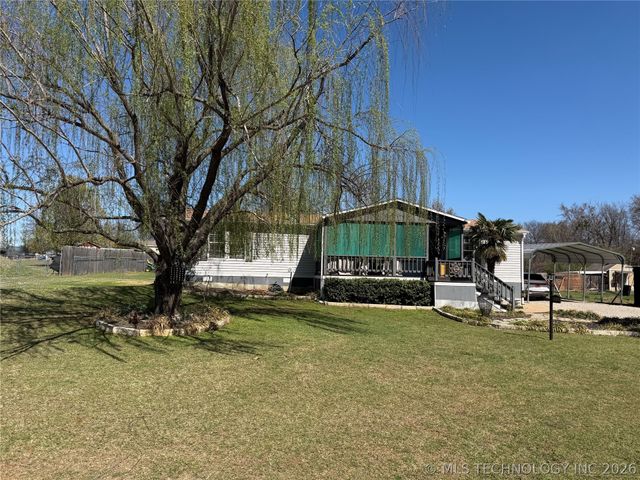 608 W Curtis, Calera, OK 74730