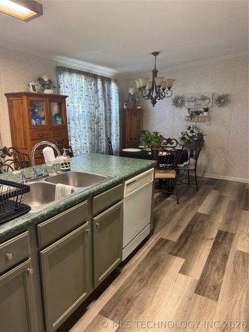 608 W Curtis, Calera, OK 74730