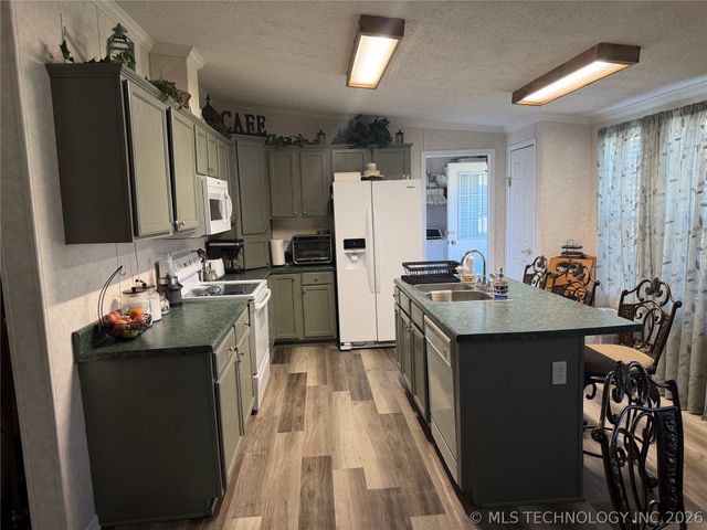 608 W Curtis, Calera, OK 74730