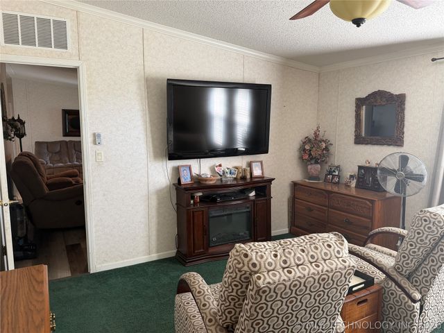 608 W Curtis, Calera, OK 74730