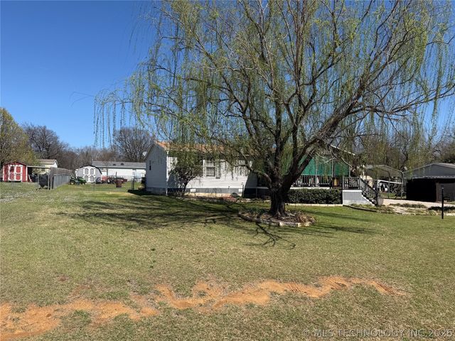 608 W Curtis, Calera, OK 74730
