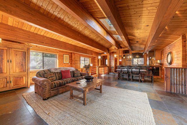 12817 Stockholm Way, Truckee, CA 96161