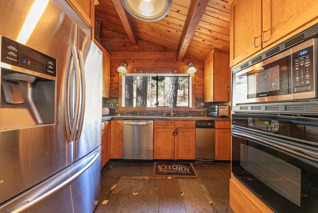 12817 Stockholm Way, Truckee, CA 96161