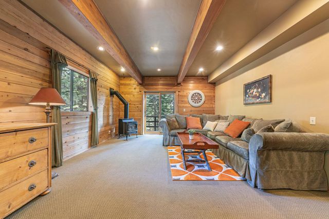 12817 Stockholm Way, Truckee, CA 96161