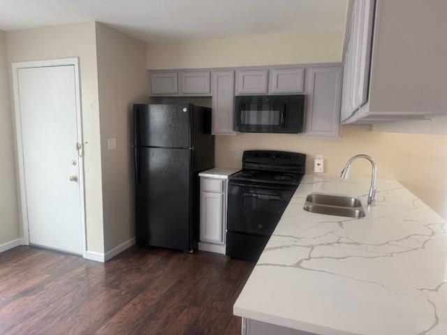 908 Guadalupe ST B, Lockhart, TX 78644