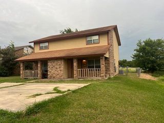 908 Guadalupe ST B, Lockhart, TX 78644