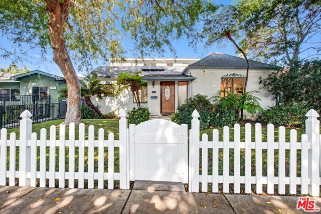 1013 Bay Street, Santa Monica, CA 90405