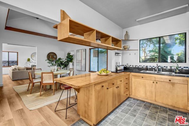1013 Bay Street, Santa Monica, CA 90405