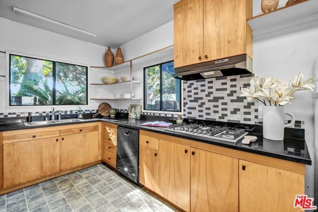 1013 Bay Street, Santa Monica, CA 90405