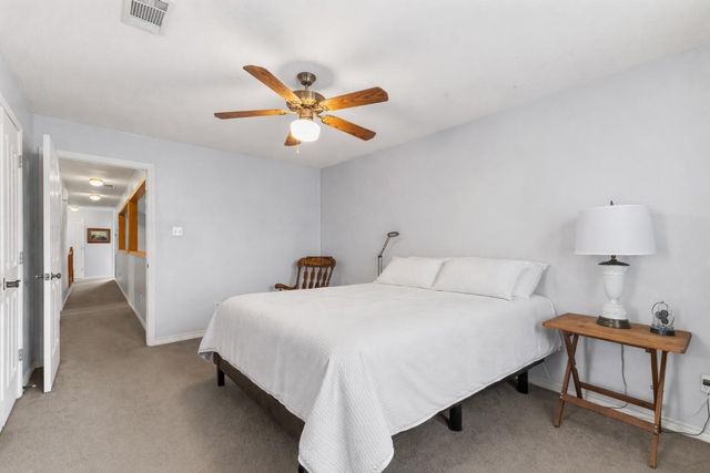 1001 Hemingway Drive, College Station, TX 77845