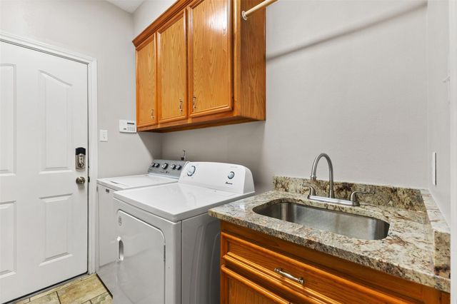 1001 Hemingway Drive, College Station, TX 77845