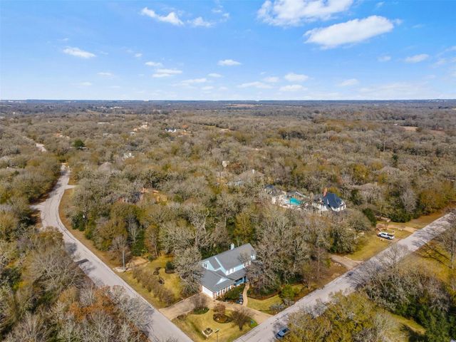 1001 Hemingway Drive, College Station, TX 77845