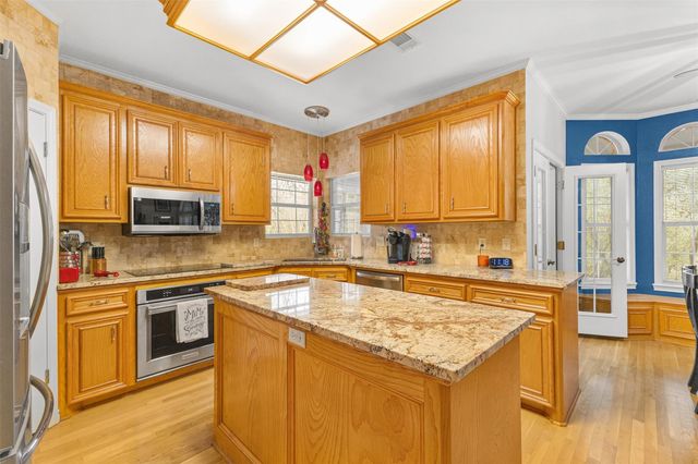 1001 Hemingway Drive, College Station, TX 77845