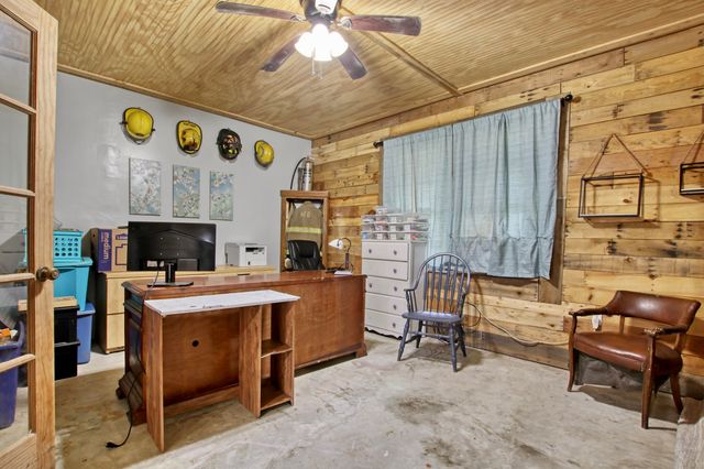 1603 W Hawthorne Rd, Leesville, LA 71446