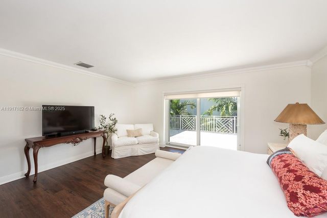 9400 E Broadview Dr, Bay Harbor Islands, FL 33154