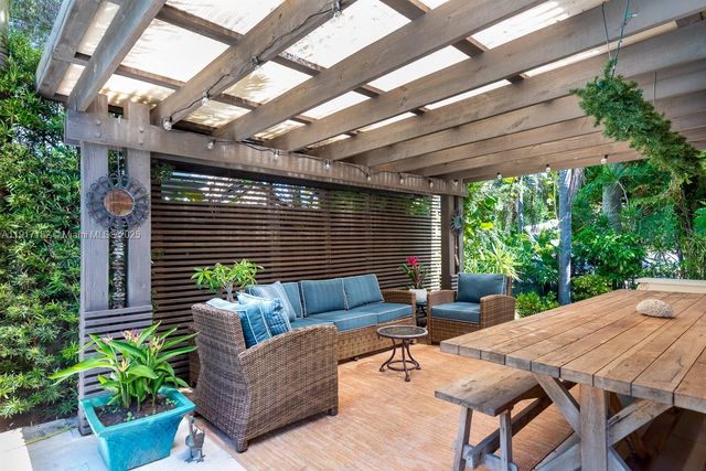 9400 E Broadview Dr, Bay Harbor Islands, FL 33154