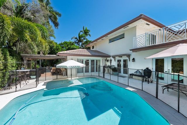 9400 E Broadview Dr, Bay Harbor Islands, FL 33154