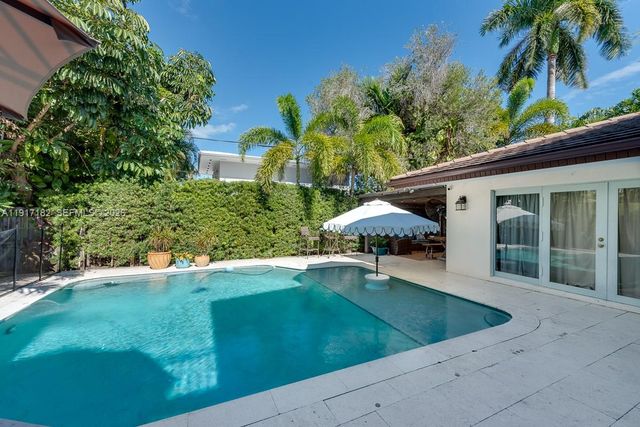 9400 E Broadview Dr, Bay Harbor Islands, FL 33154