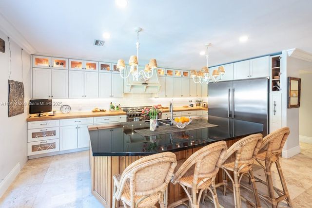 9400 E Broadview Dr, Bay Harbor Islands, FL 33154