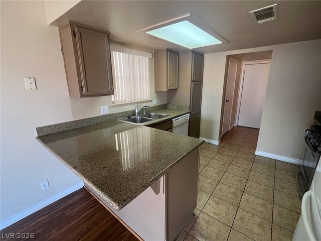 914 Scarlet Ridge Drive, Las Vegas, NV 89128