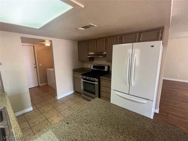 914 Scarlet Ridge Drive, Las Vegas, NV 89128