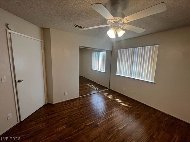 914 Scarlet Ridge Drive, Las Vegas, NV 89128