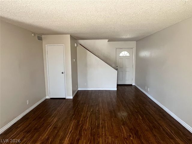 914 Scarlet Ridge Drive, Las Vegas, NV 89128
