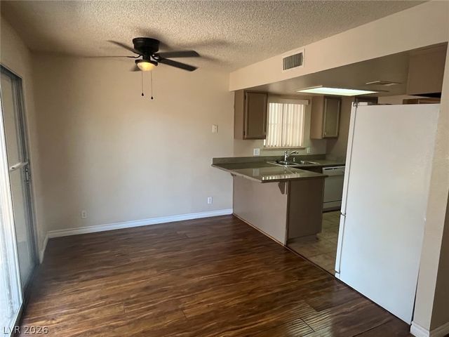 914 Scarlet Ridge Drive, Las Vegas, NV 89128