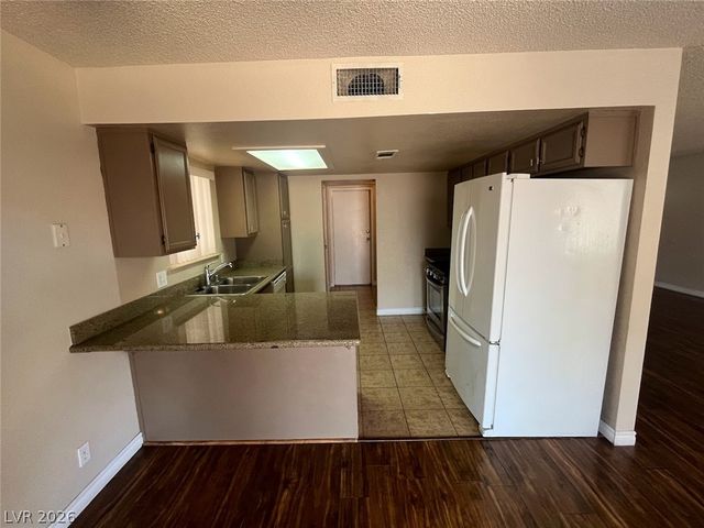 914 Scarlet Ridge Drive, Las Vegas, NV 89128