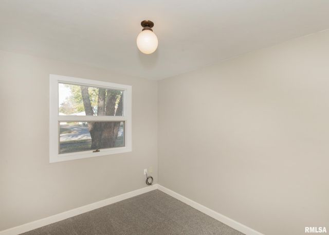 3810 11TH Avenue, Moline, IL 61265