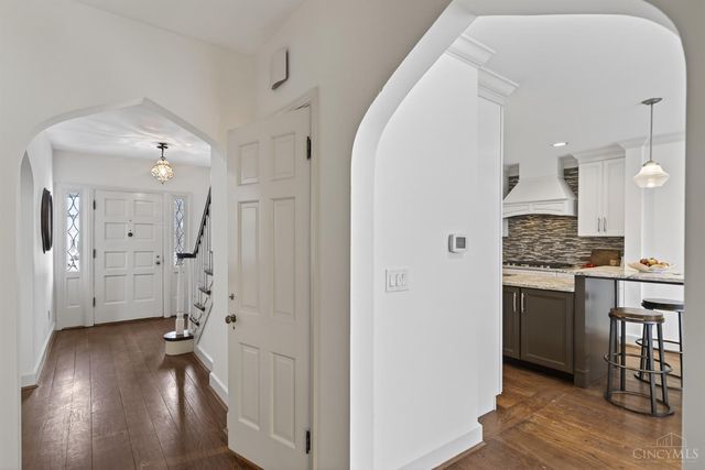 1002 Richwood Circle, Cincinnati, OH 45208