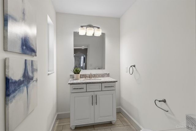 1002 Richwood Circle, Cincinnati, OH 45208