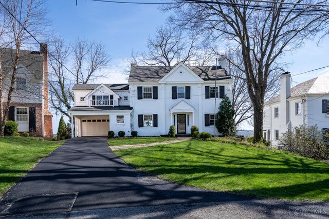 1002 Richwood Circle, Cincinnati, OH 45208