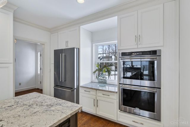 1002 Richwood Circle, Cincinnati, OH 45208