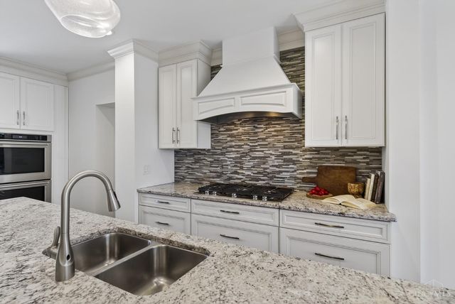 1002 Richwood Circle, Cincinnati, OH 45208