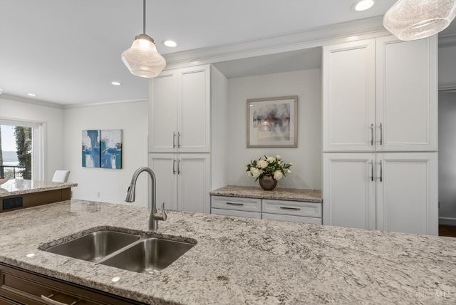 1002 Richwood Circle, Cincinnati, OH 45208