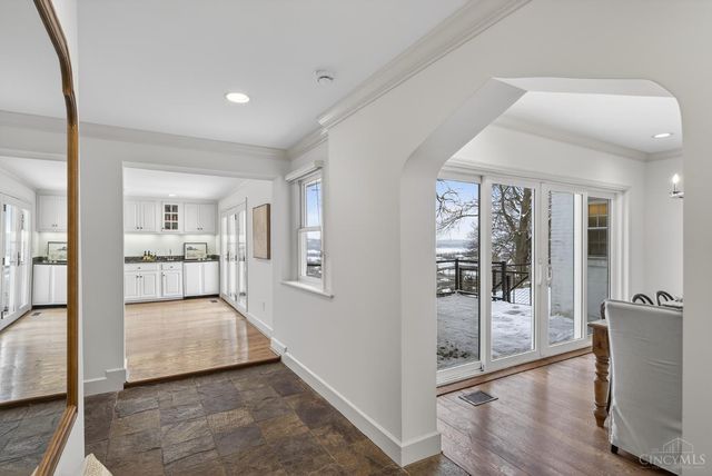 1002 Richwood Circle, Cincinnati, OH 45208