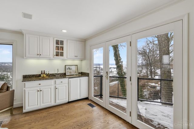 1002 Richwood Circle, Cincinnati, OH 45208