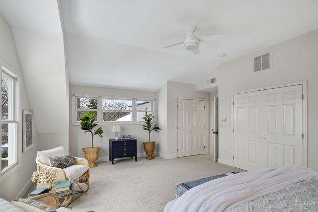 1002 Richwood Circle, Cincinnati, OH 45208