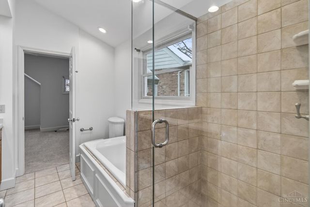 1002 Richwood Circle, Cincinnati, OH 45208