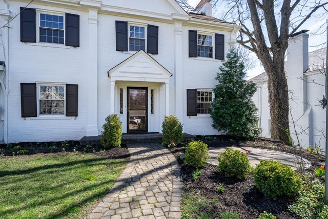 1002 Richwood Circle, Cincinnati, OH 45208