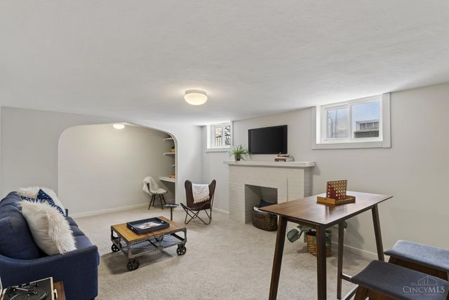 1002 Richwood Circle, Cincinnati, OH 45208