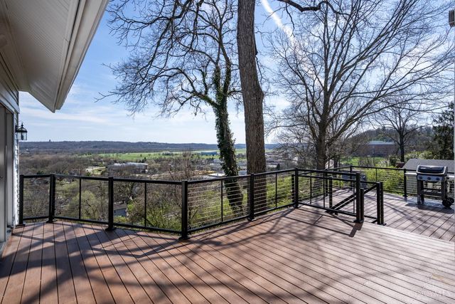 1002 Richwood Circle, Cincinnati, OH 45208