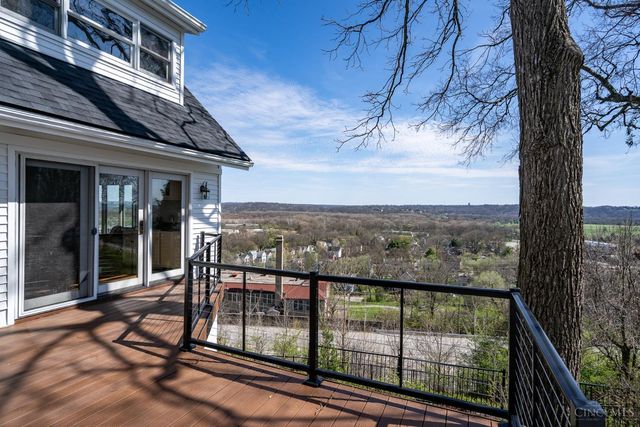 1002 Richwood Circle, Cincinnati, OH 45208