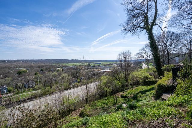 1002 Richwood Circle, Cincinnati, OH 45208